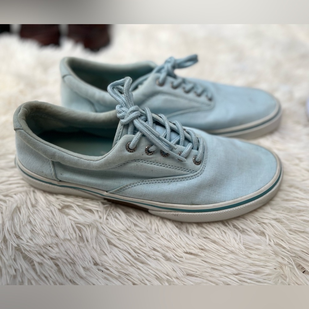 Sperrys Men's Casual Low-Top Canvas Sneakers in Light Blue. Summer wear Size 10